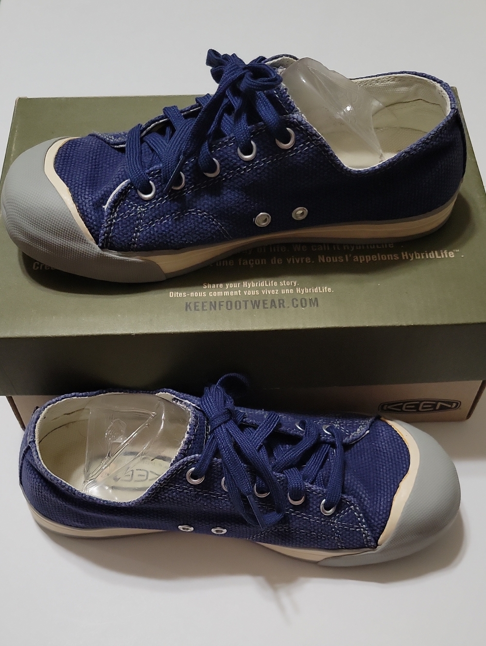 Keen Women"s Navy and Gray Canvas Lace-Up Sneakers, Size 9